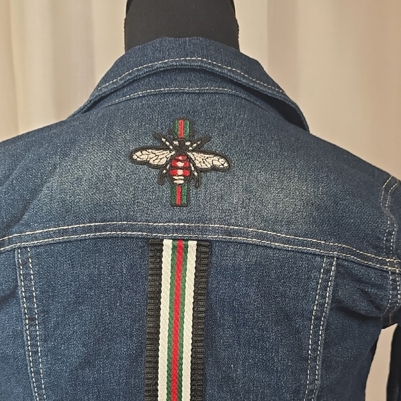 Embroidered Bumble Bee Green Red Fadhion Inspired Iron on Patch - Picture 2 of 10